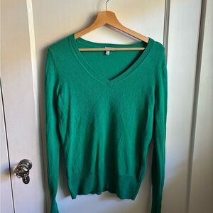 Halogen Green Cashmere V-Neck Sweater